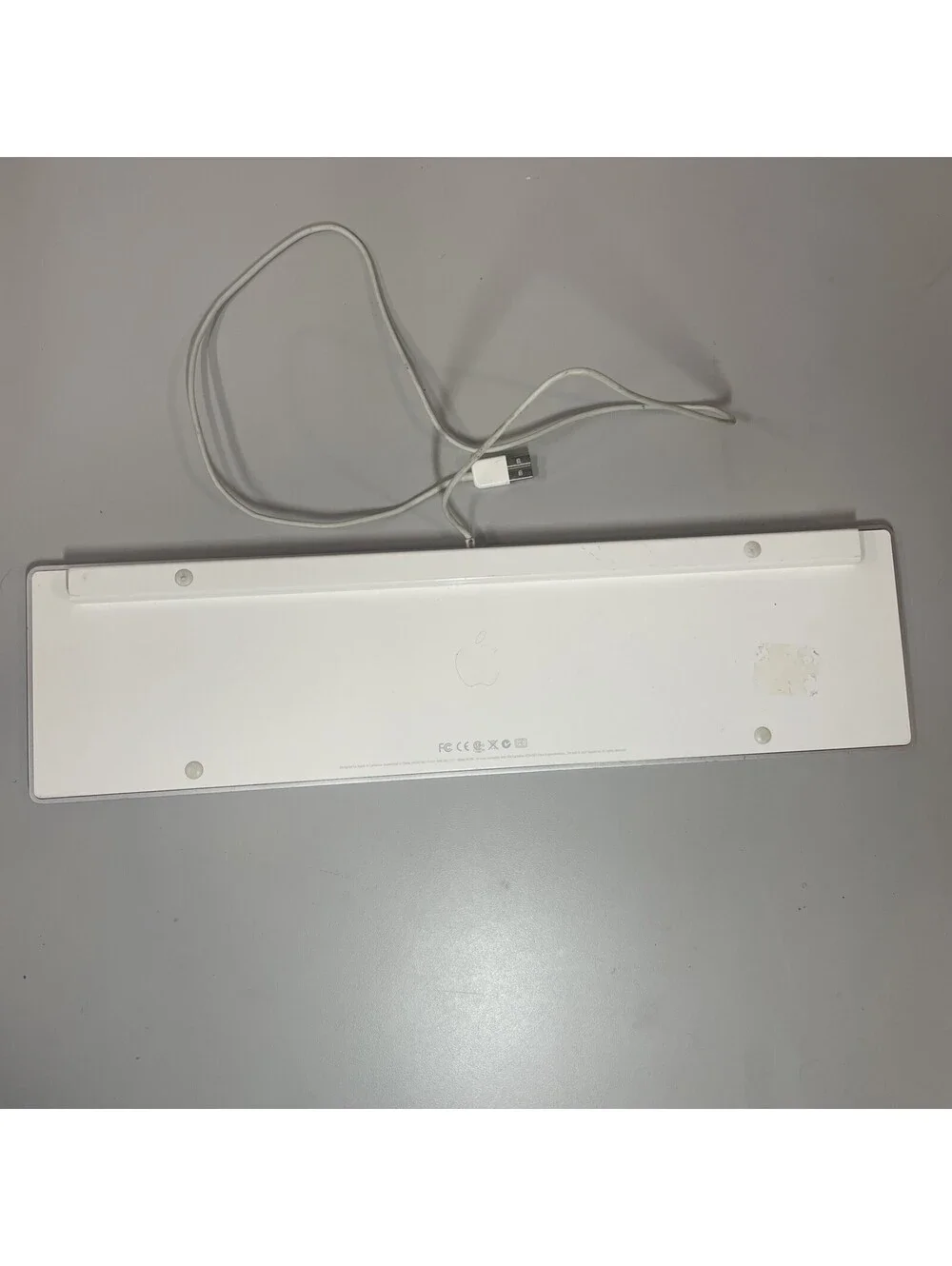 Genuine Apple A1243 Wired Mac Standard USB Keyboard w/ Numeric Keypad TESTED
